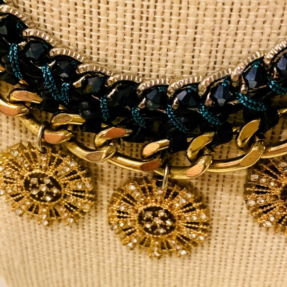 Zara Statement Necklace - Picture 3 of 4